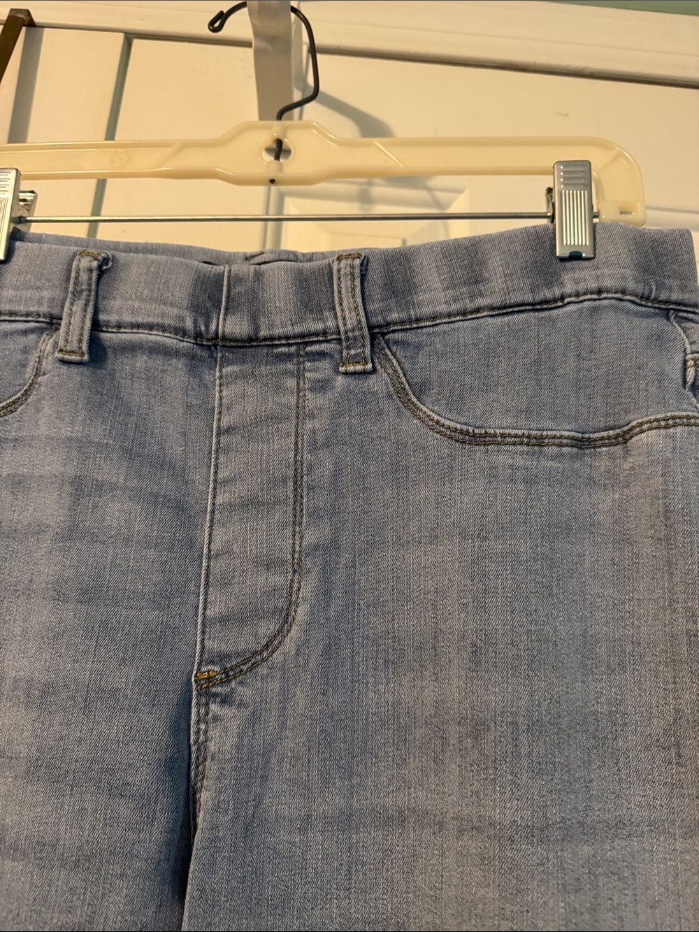 Judy Blue Women's Skinny Jeans in Light Blue Wash - Picture 5 of 7